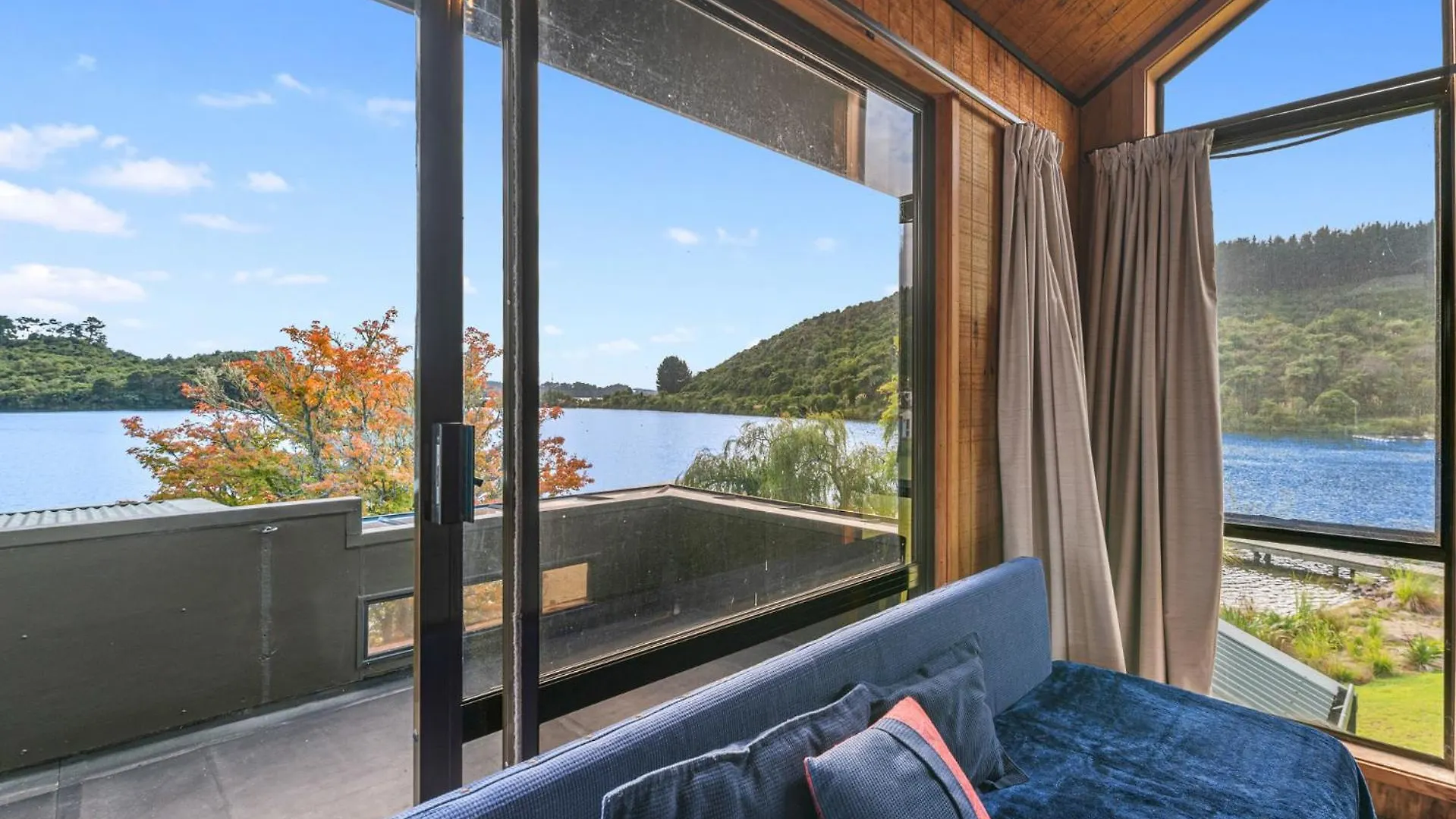 Lakeside Escape - Tikitere Holiday Home Rotorua