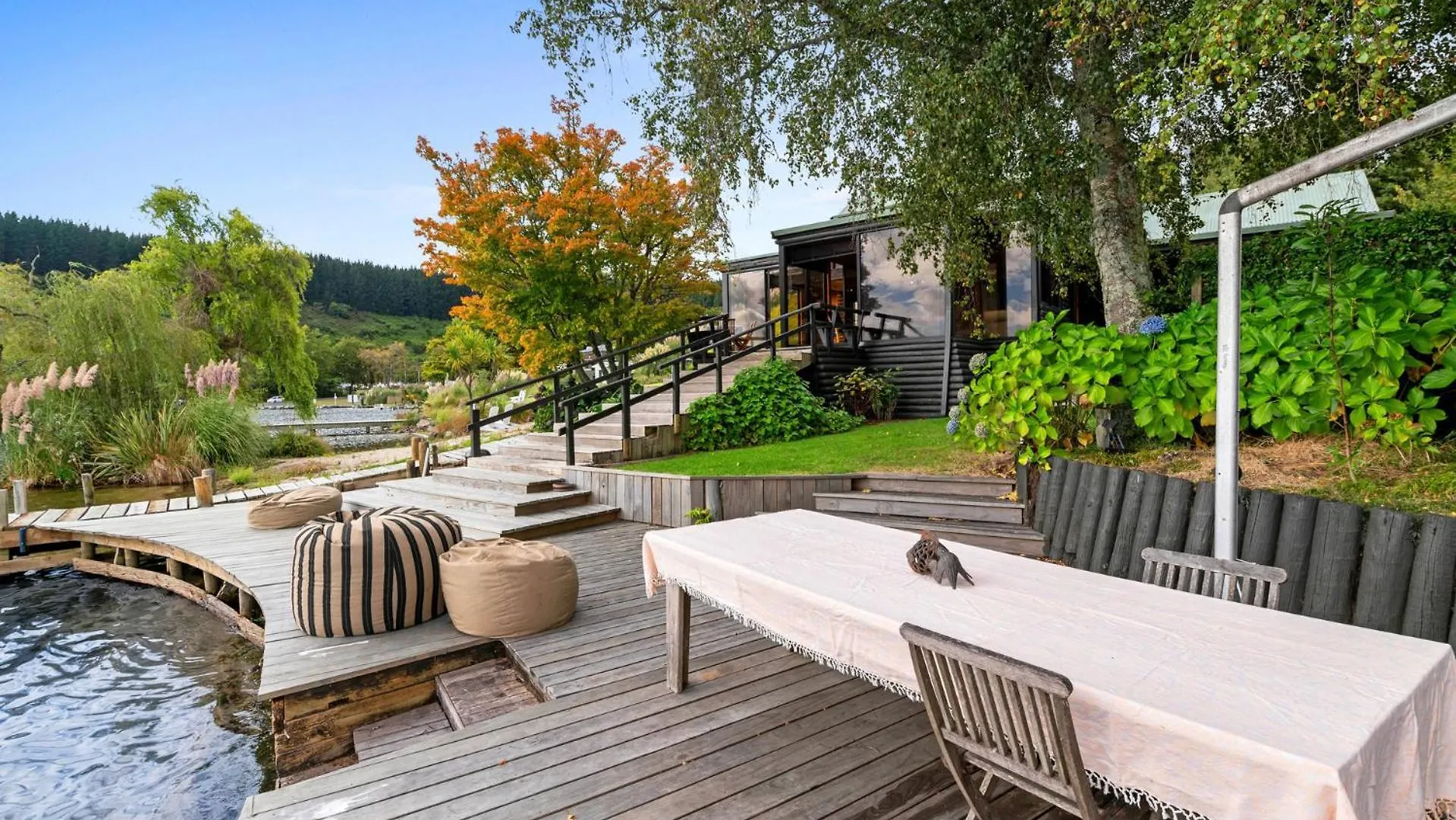 Lakeside Escape - Tikitere Holiday Home Rotorua